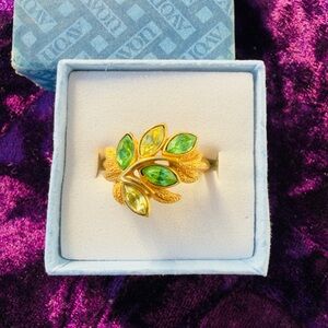 Avon Uranium Glass Leaf Ring